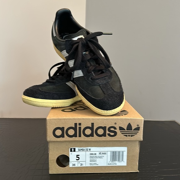 NIB Adidas Samba OG BLACK WITH SILVER Sz. 5.5 US 3.5 UK - Picture 5 of 7
